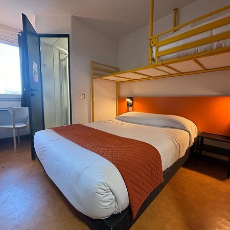 Face West Le Pontet Hotel Bagian luar foto