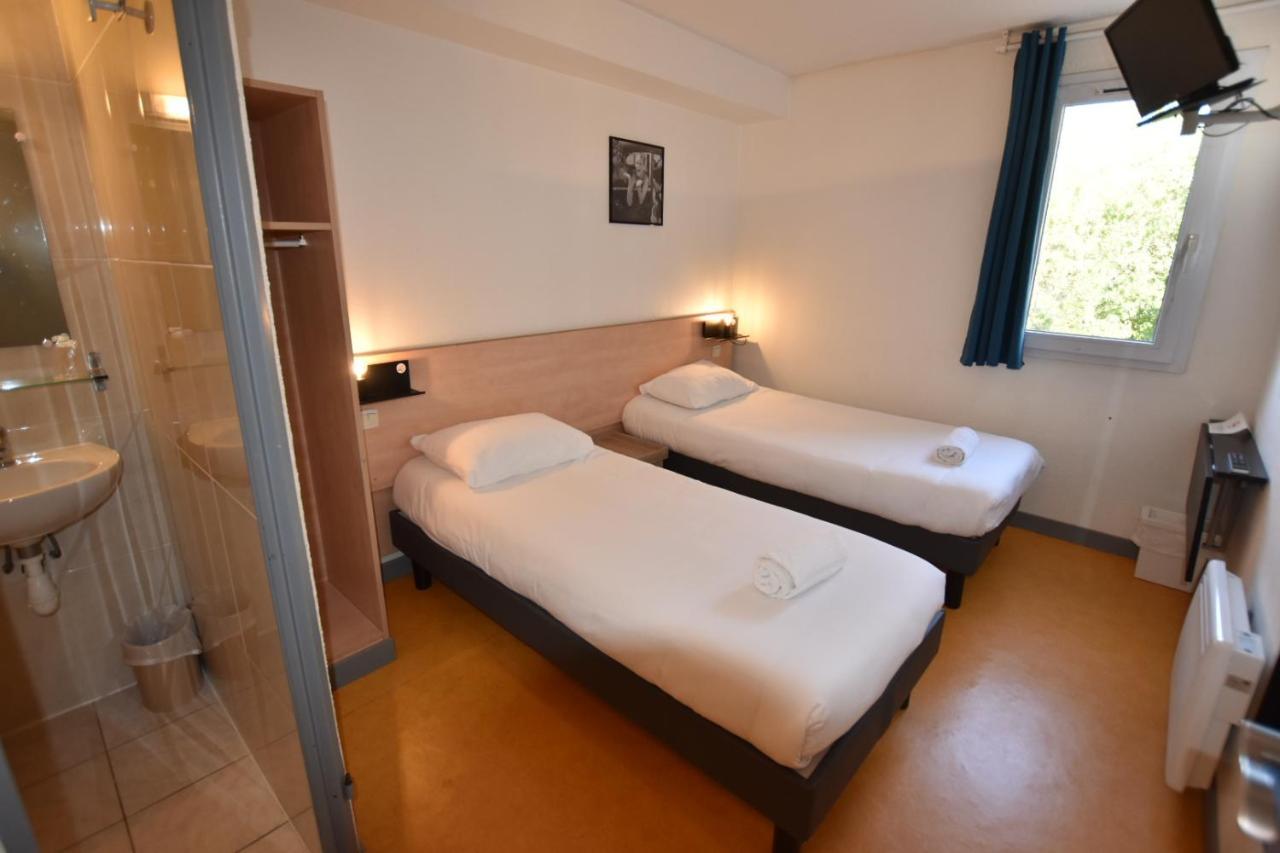 Face West Le Pontet Hotel Bagian luar foto