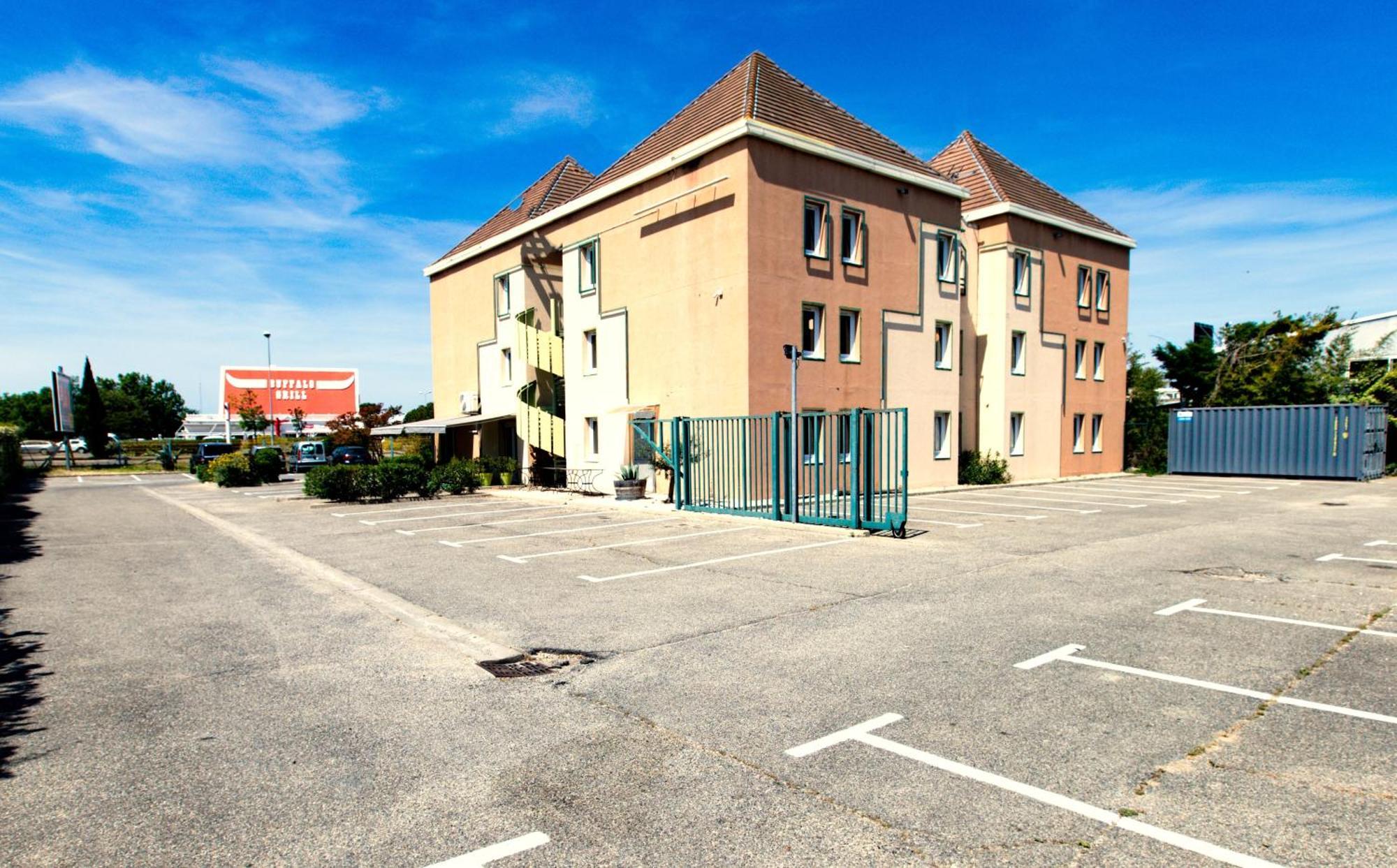 Face West Le Pontet Hotel Bagian luar foto