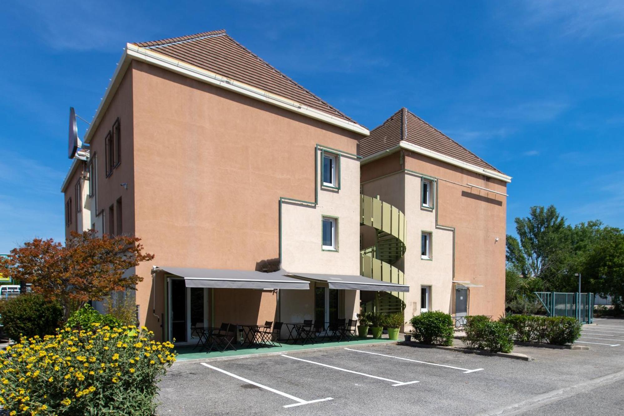 Face West Le Pontet Hotel Bagian luar foto
